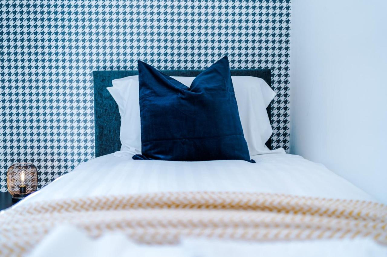 Rest&recharge At Ridgefield House Holiday home Manchester